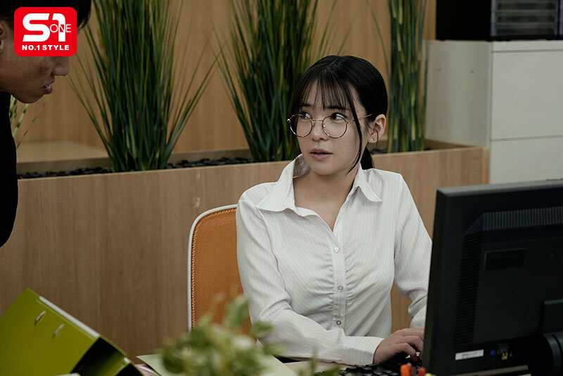 Em nhân viên mới ngây thơ là một con điếm hư hỏng khi say Hiyori Nozaka